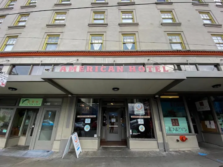 American Hotel Hostel