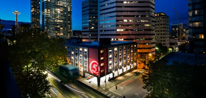 Hotel FIVE