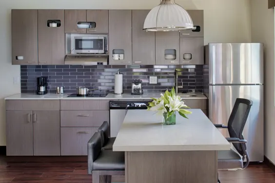 One Bedroom Suite Kitchen