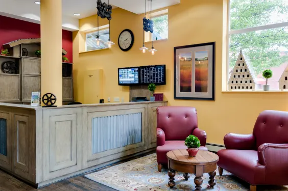 Vermont Inn Apartments Lobby
